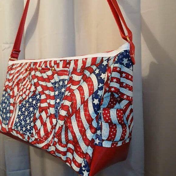 New Patriotic Stars & Stripes USA Sling Crossbody Purse Shoulder Bag Large 18x9x - Picture 5 of 14